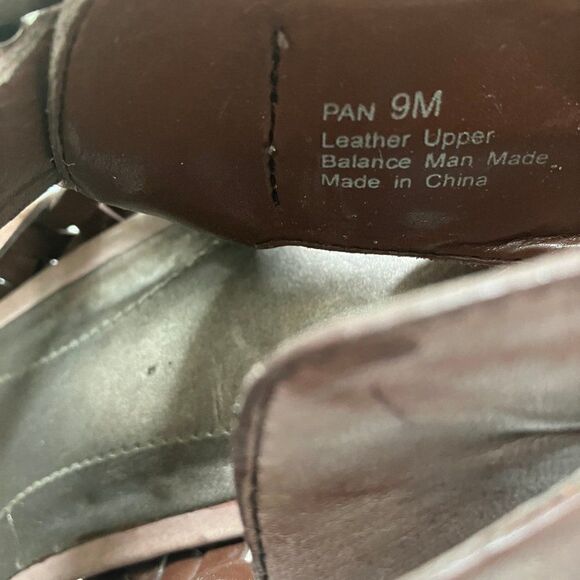 Beautiful Sz 9 High Heel Sandal - Picture 5 of 7